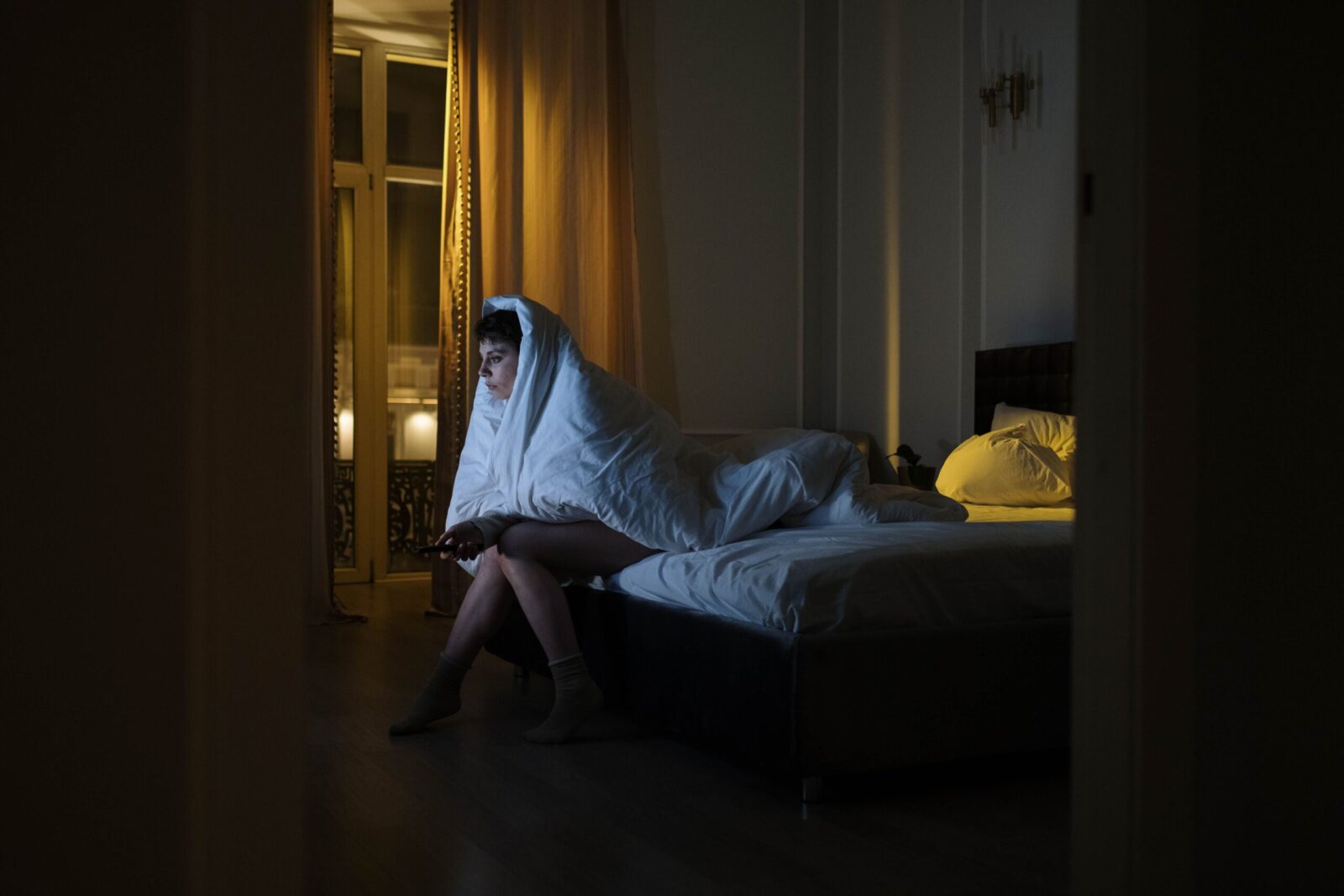 Gece uyumaya çalışırken zihnin hızlanıyor mu? Sürekli düşünmek, kaygı ve zihinsel yorgunluk uyku problemlerine neden olabilir.